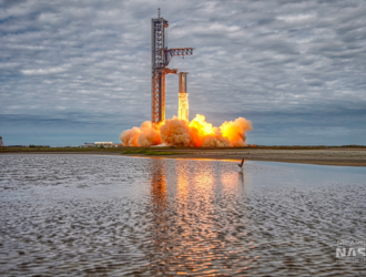 SpaceX выполнили финальный огневой тест ускорителя Super Heavy B7