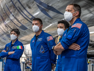 Астронавты миссии Crew-4 отправились на карантин