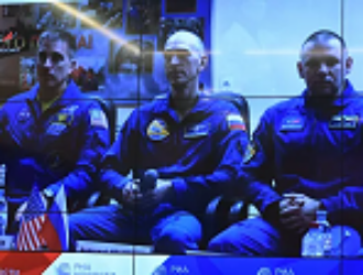 Летящие на МКС космонавты провели в карантине 1,5 месяца