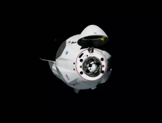 Crew Dragon пристыковался к МКС