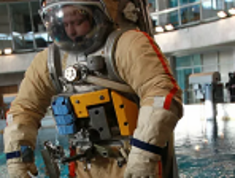 Центр подготовки космонавтов возобновил тренировки в гидролаборатории