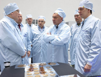 Юрий Борисов проконтролировал подготовку к запуску первого спутника системы «Сфера»