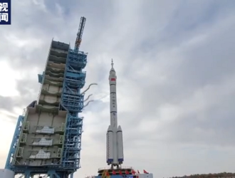 РН «Чанчжэн-2F» с кораблём «Шэньчжоу-13» вывезена на стартовый комплекс