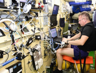 Космонавты на МКС тренируются оказывать первую медицинскую помощь