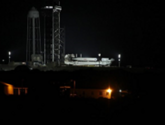 РН Falcon 9 c кораблём Crew Dragon выкатили на стартовую площадку