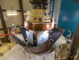 Корабль для полета человека на Луну прошел испытания