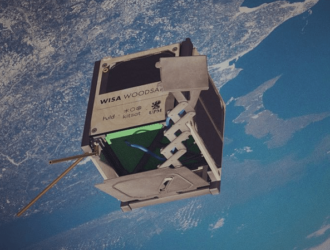 Запуск первого в мире деревянного спутника отложили