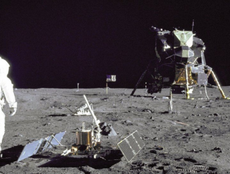 Рогозин объяснил, почему многие не верят в высадку американцев на Луну